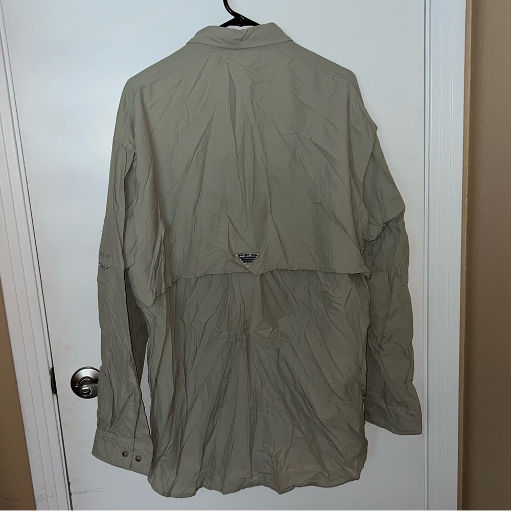 Sun-Protection Columbia Performance Fishing Gear UPF30+ Breathable Outdoor Shirt - Picture 2 of 9
